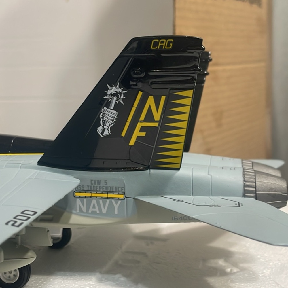 Airplane Model - Picture 5 of 9
